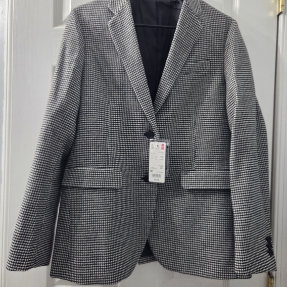 Uniqlo Women's Classic Houndstooth Blazer in Black and White - Picture 2 of 10